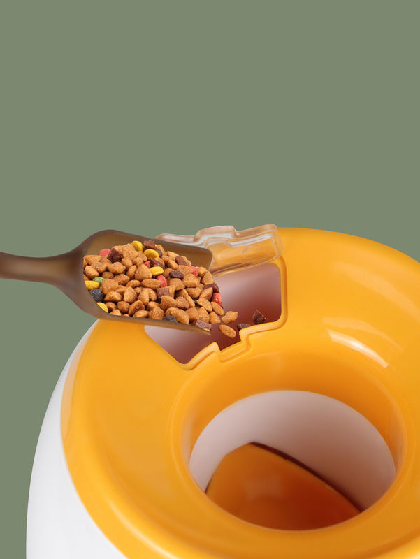 Pet Treat Dispenser Tenis Lubang Ganda Melempar Mesin Hadiah Makanan 900g