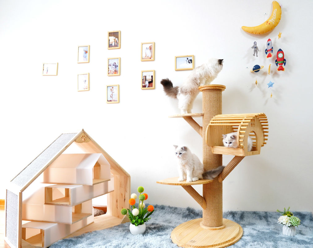 123cm Menara Aktivitas Kucing Kayu Kayu Solid Besar Memanjat Dengan Tulisan Menggaruk