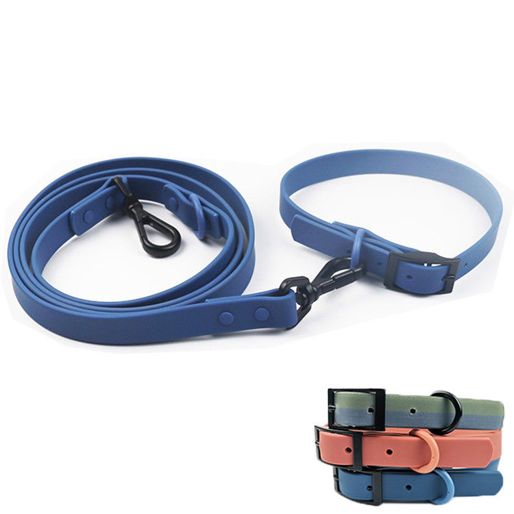 Kerah Anjing Kulit Pvc Lembut Eksklusif Tahan Lama Dan Set Leash Dilapisi Tahan Air